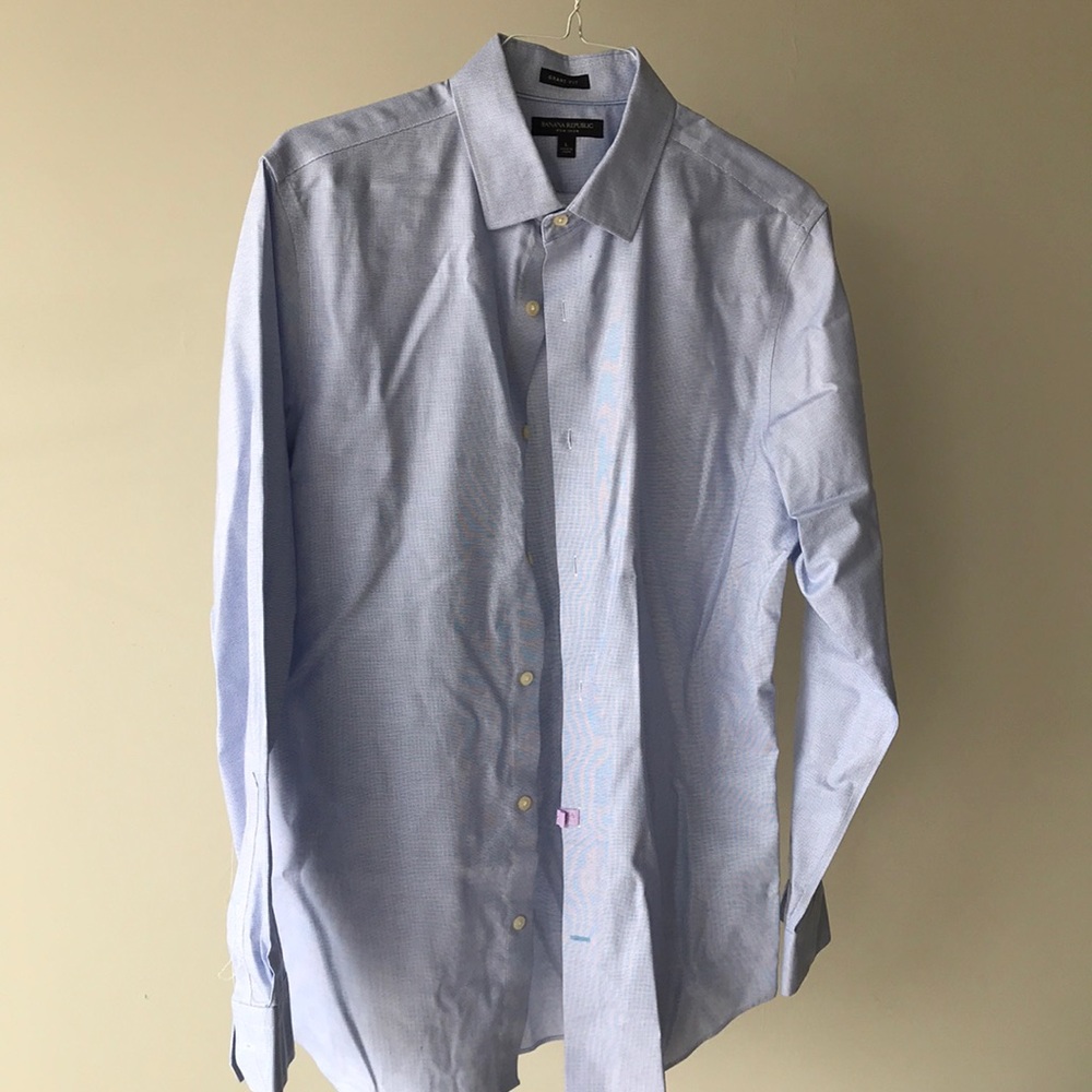 Men’s L Banana Republic long sleeve dress shirt.